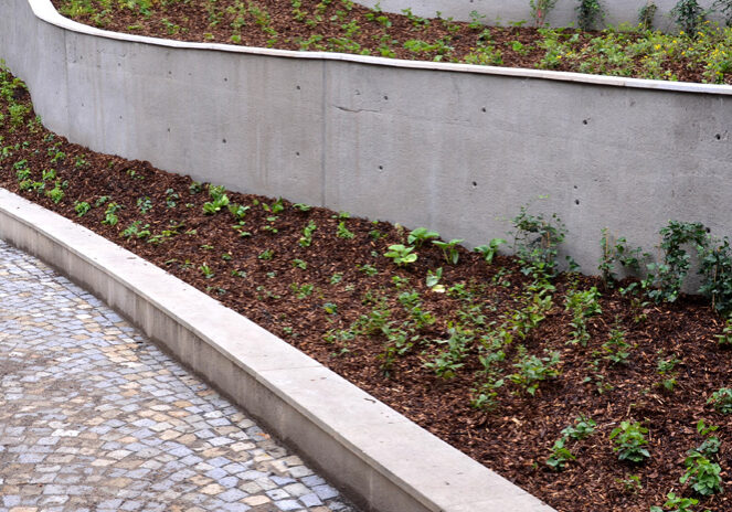 Concrete Retaining Wall